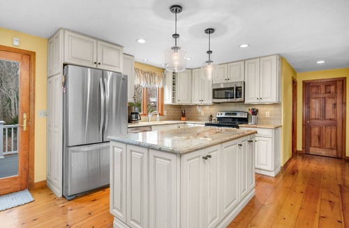 Plymouth House | Family-Friendly Cape Home – Pool & Beach Access