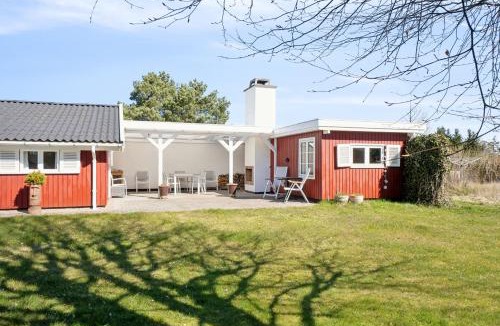 Vejby House | Family-Friendly Cottage Secluded 3 Terraces