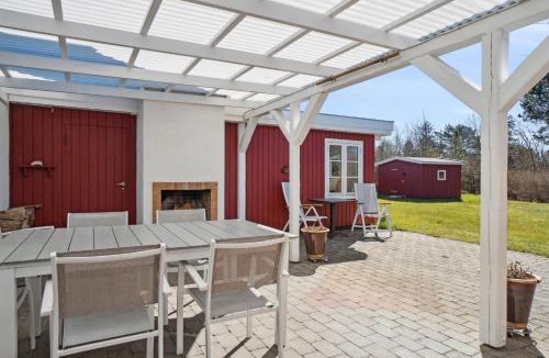 Vejby House | Family-Friendly Cottage Secluded 3 Terraces