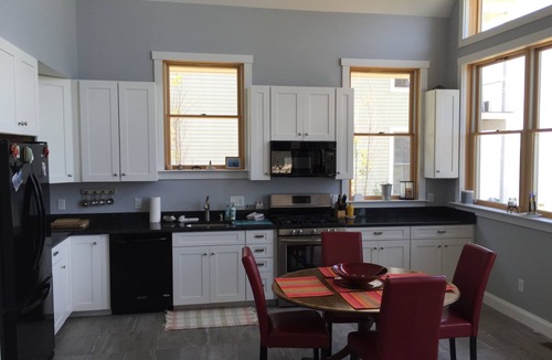Tilghman House | Family Friendly Cottage - Waterfront. Spectacular Sunsets over Chesapeake Bay