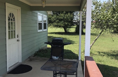 Bellville House | Family Friendly, Country Guest House With Full Kitchen, 6 miles from Bellville