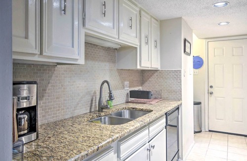North Dallas House | Family-Friendly Dallas Townhouse w/Private Patio!
