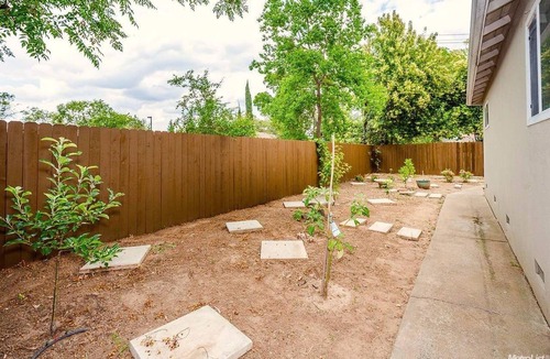 Carmichael House | Family Friendly Entire Home in Sacramento