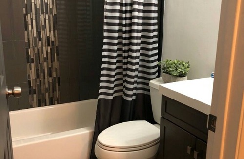 Carmichael House | Family Friendly Entire Home in Sacramento