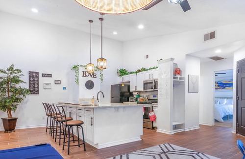 North San Antonio - SAT House | Family Friendly Escape Downtown Patio & Yard