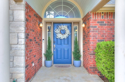 Jenks House | Family-Friendly Gem in Jenks