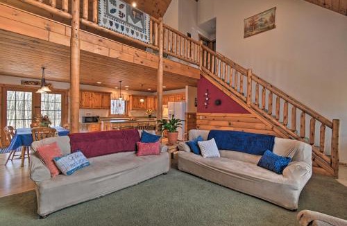 Gresham House | Family-Friendly Gresham Getaway with Game Room!