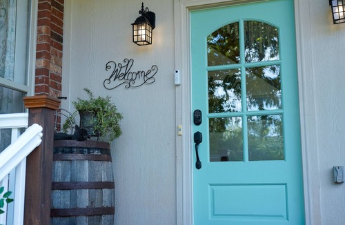 Guthrie House | Family Friendly Haven on 10 Acres