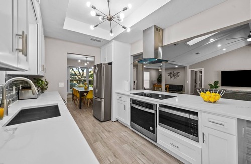 Richardson House | Family Friendly, Heated Pool Spa, 2 King Beds, Foosball, Games, Grill, Cornhole