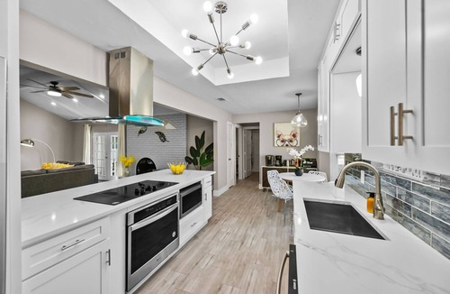 Richardson House | Family Friendly, Heated Pool Spa, 2 King Beds, Foosball, Games, Grill, Cornhole