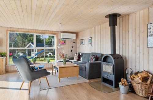Egsmark Strand House | Family-Friendly Holiday Home Near Ebeltoft And Mols Bjerge Close To Beach, Nature And Attractions