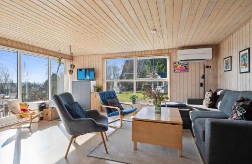 Egsmark Strand House | Family-Friendly Holiday Home Near Ebeltoft And Mols Bjerge Close To Beach, Nature And Attractions