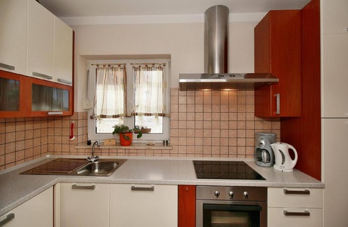Kastel House | Family-friendly holiday home with pool