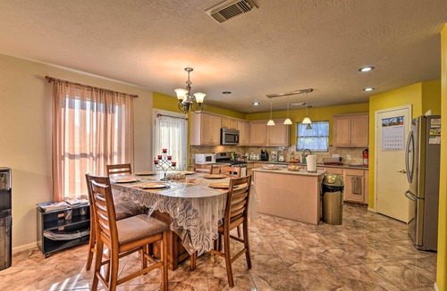 Pasadena House | Family-Friendly Home ~ 12 Mi to Space Center!
