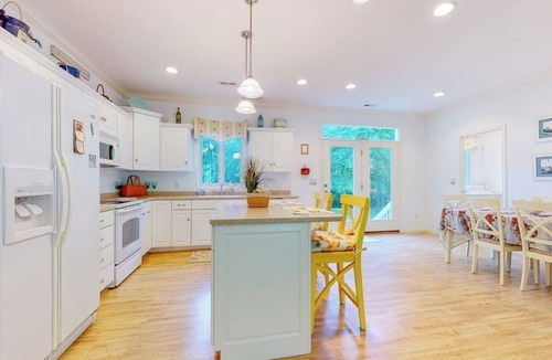 Berlin House | Family-Friendly Home Close to OC w/Furnished Porch, Central A/C, & Free WiFi