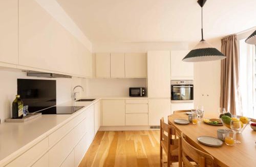 Copenhagen City Centre Apartment | Family-Friendly Home for 10 in Prime Location