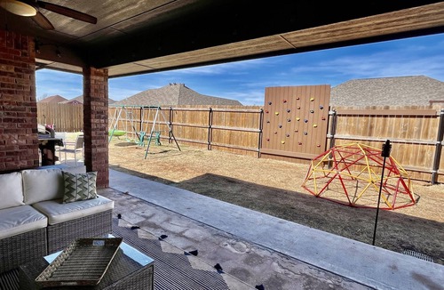 Elgin House | Family friendly home in Elginn15 min from Fort Sill
