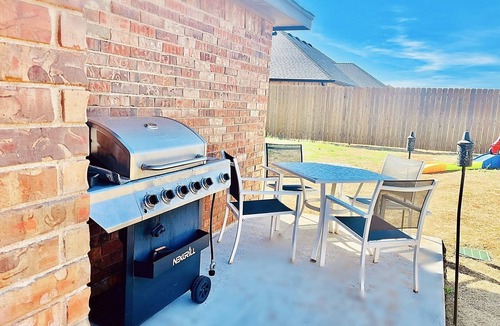 Elgin House | Family friendly home in Elginn15 min from Fort Sill