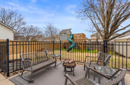 Buckingham Estates House | Family Friendly Home in South Austin