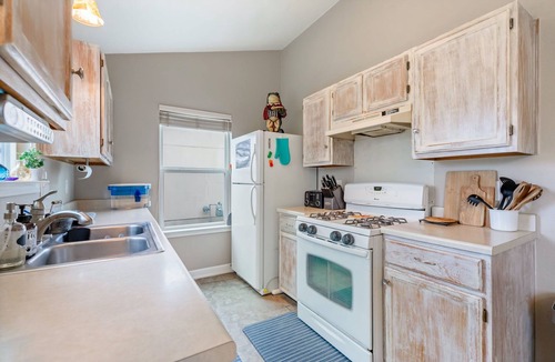 Buckingham Estates House | Family Friendly Home in South Austin