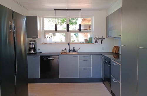 Aalbaek Villa | Family-friendly home near beach forest harbour