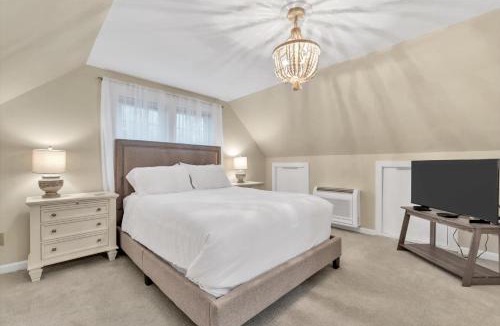 Cataumet House | Family-Friendly Home Near Beach with Fenced Yard , Fire Pit, Three Bedroom Plus Office make for Four Unique Sleeping Spaces, Pocasset Home Perfect for Families, Host up to 7, 24 Hr Hospitality