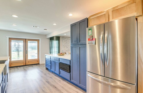 Manvel House | Family-Friendly Home on 2 Acres Near Dtwn Houston
