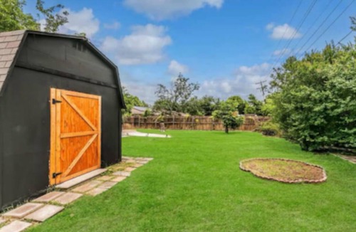 Fort Worth House | Family Friendly Home Big Backyard