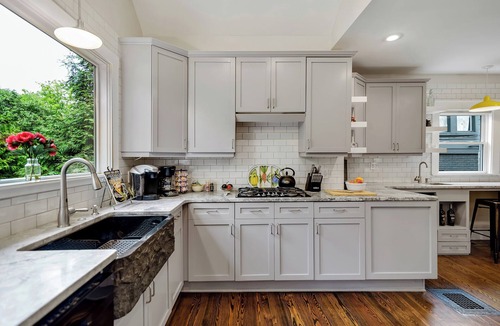 Inglewood House | Family-Friendly Home - 1920s Charm w/Modern Comfort