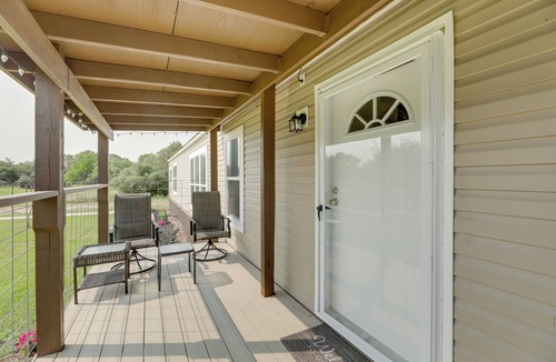 Sublime Cottage | Family-friendly Home w/Pond, 5 Mi to Splashway!
