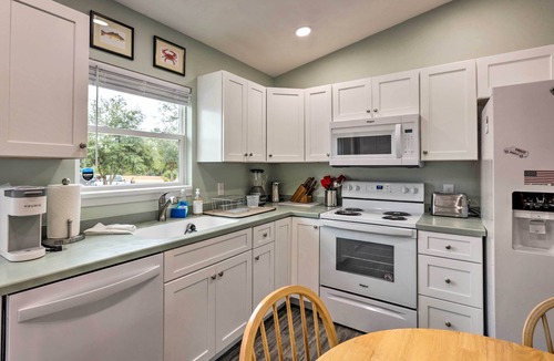 Steinhatchee Cottage | Family-friendly Home, Walk to Steinhatchee River!