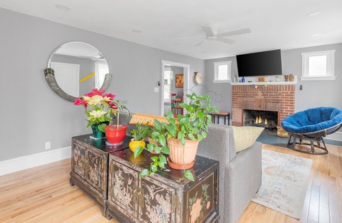 Wilmington House | Family friendly home with fire pit, large yard, and parking