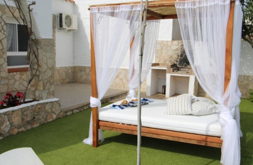 Riumar Cottage | Family-Friendly Home with Pool, Near Beach, Pet Friendly, Free WiFi, Opt. AC