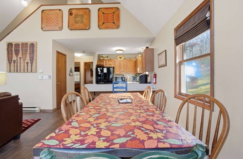 North Glade Hills House | Family-Friendly Home w/Hot Tub Fire Pit Games