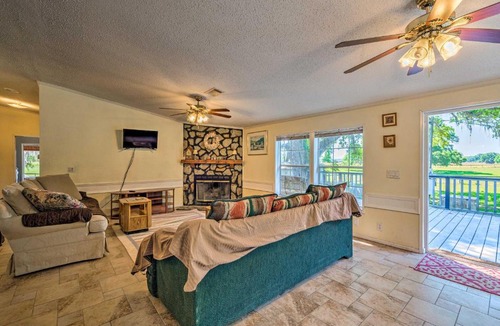 Williston House | Family-Friendly Home with Deck by Rainbow Springs!