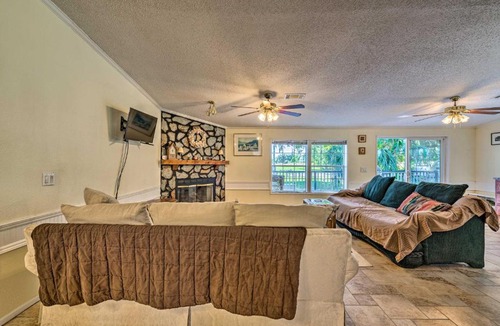 Williston House | Family-Friendly Home with Deck by Rainbow Springs!