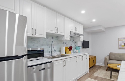 Ashburn Apartment | Family Friendly | HOT TUB | Near Toronto & UOIT