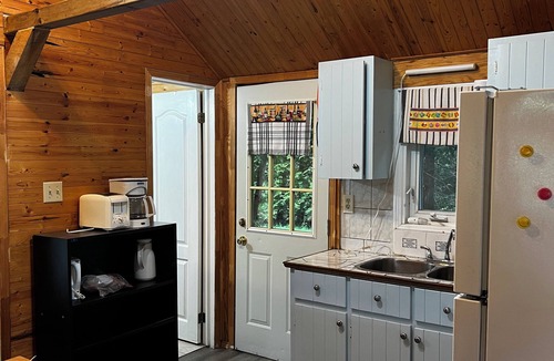 Clearview Township Cabin | Family Friendly Houskeeping Cabin with additional Bunkie.