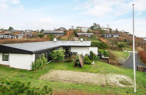 Handrup Strand House | Family-Friendly House by the Beach