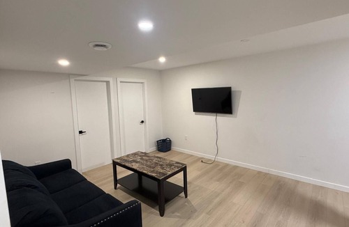 Winnipeg House | Family friendly house. 4 beds, high speed wifi & free parking