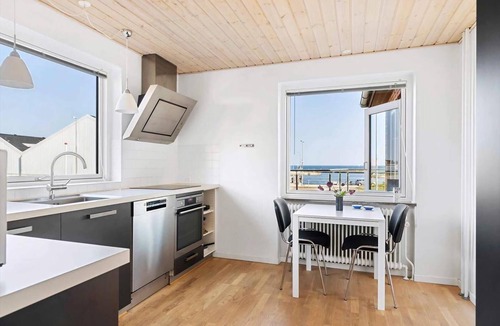Tejn Villa | Family friendly house by the Sea