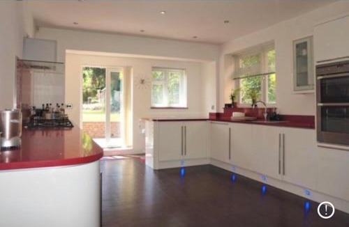 Coulsdon West Villa | Family friendly house