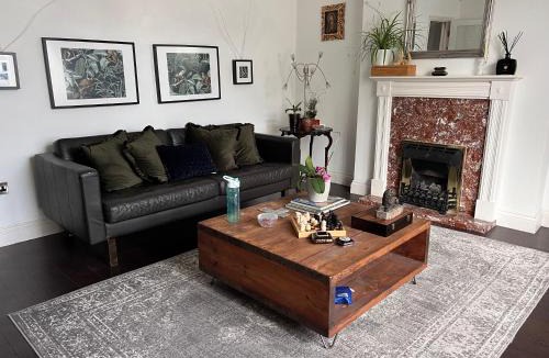 Coulsdon West Villa | Family friendly house