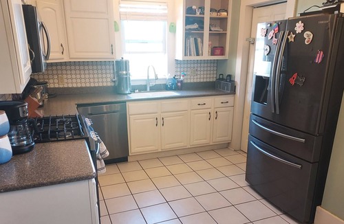 Syracuse House | Family Friendly House Between Two Lakes