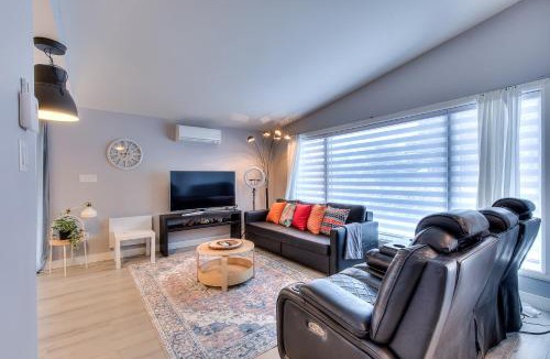 Delson Apartment | Family friendly house with free parking