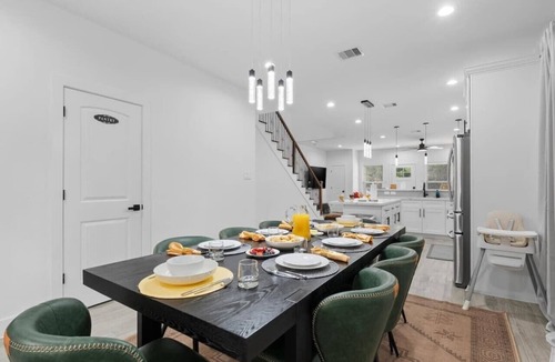 OST - South Union House | Family-Friendly Houston Home Gazebo, Fire Pit & Near Downtown