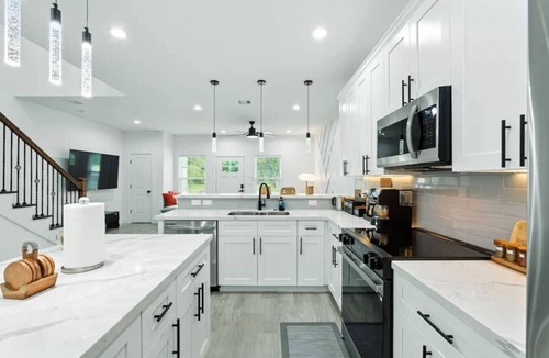 OST - South Union House | Family-Friendly Houston Home Gazebo, Fire Pit & Near Downtown