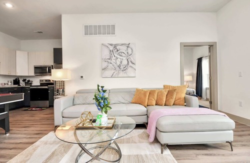 Addicks Apartment | Family-Friendly Houston Apartment: Game Room, Pool & King Beds!