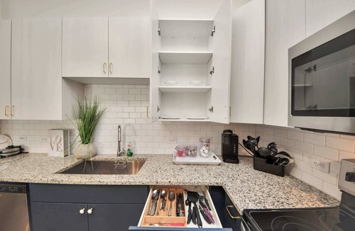 Addicks Apartment | Family-Friendly Houston Apartment: Game Room, Pool & King Beds!
