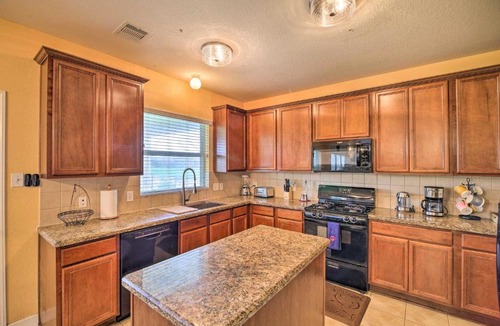 Humble House | Family-Friendly Humble Retreat, Near Parks!
